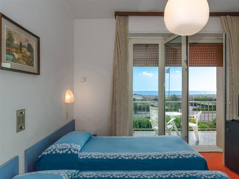 Hotel Brasilia Marina di Pietrasanta Buitenkant foto