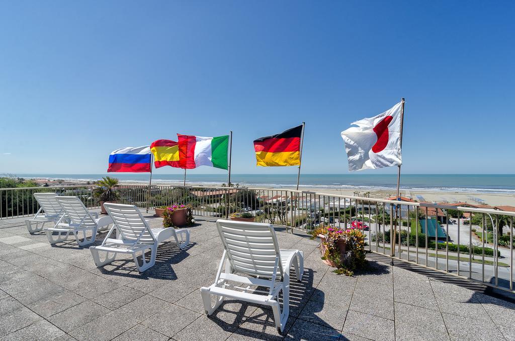 Hotel Brasilia Marina di Pietrasanta Buitenkant foto
