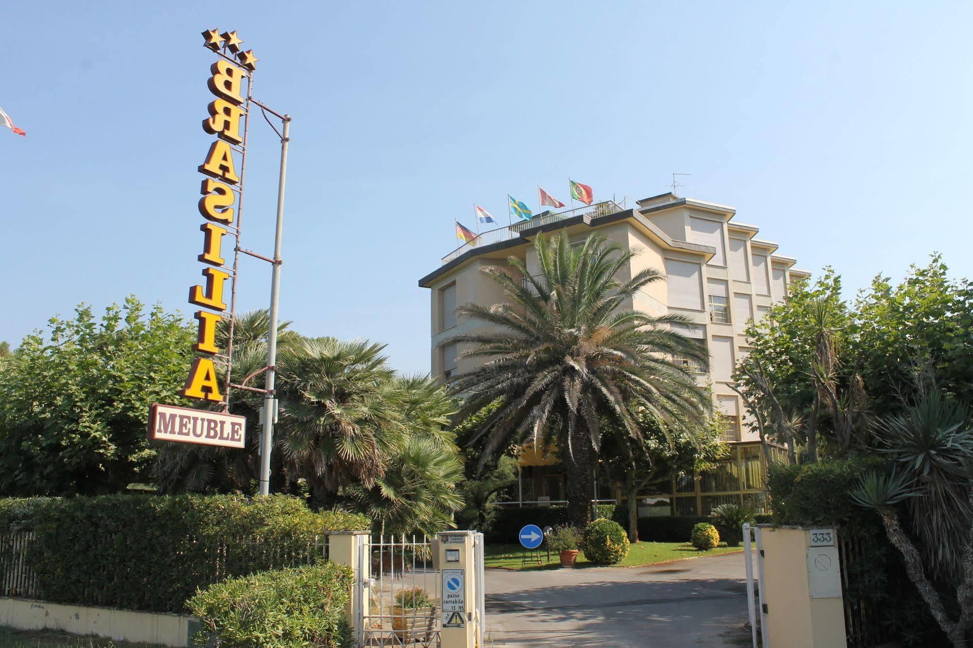 Hotel Brasilia Marina di Pietrasanta Buitenkant foto