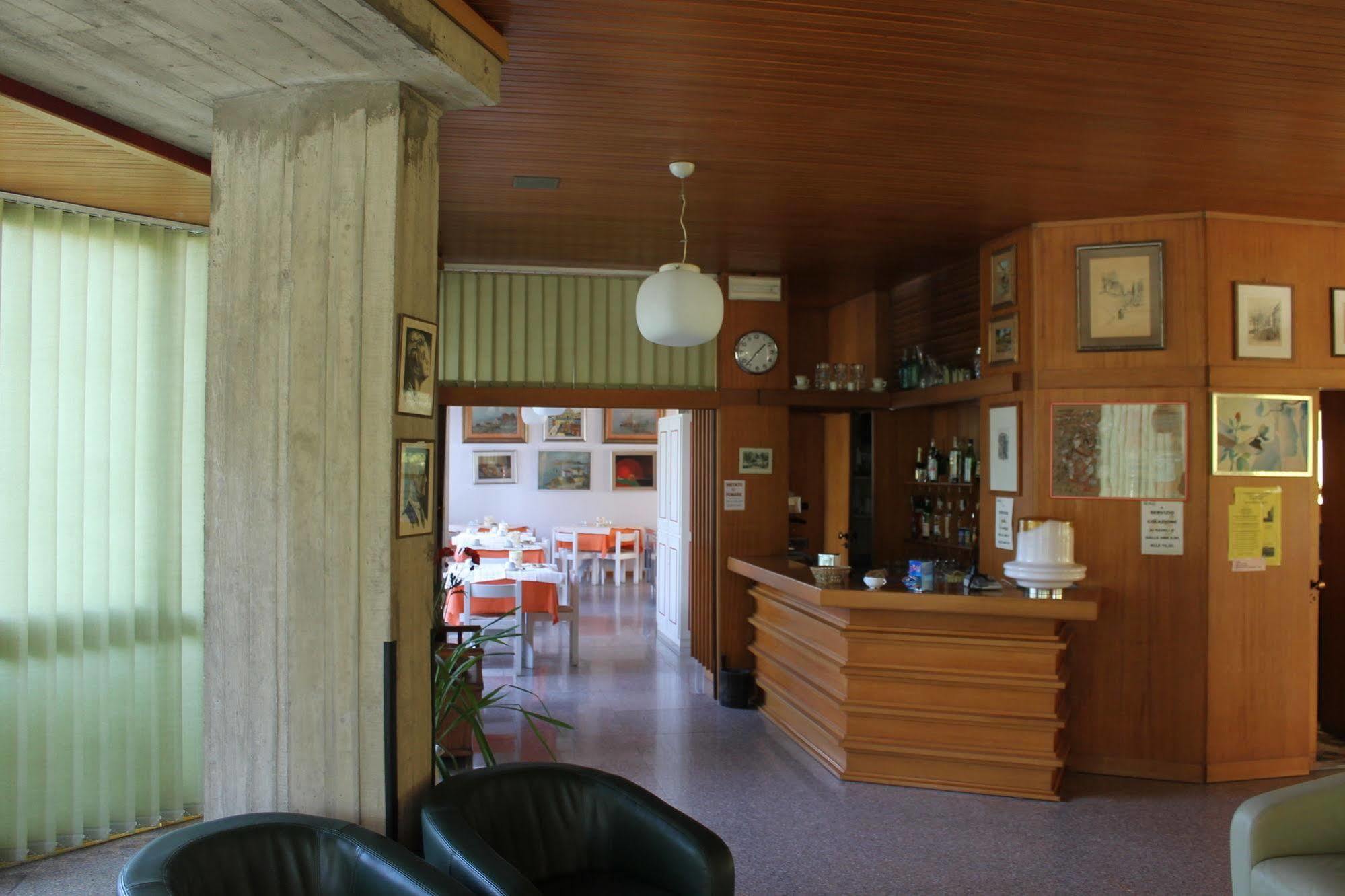 Hotel Brasilia Marina di Pietrasanta Buitenkant foto