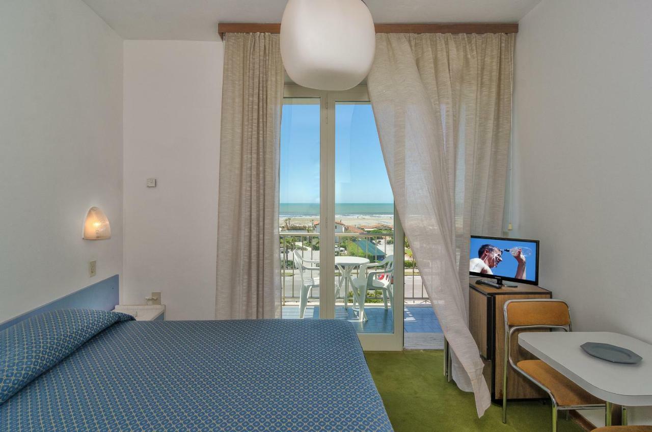 Hotel Brasilia Marina di Pietrasanta Buitenkant foto